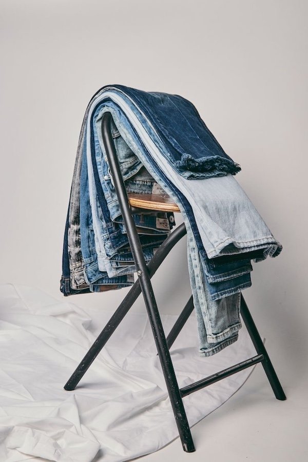 Stretch Denim vs. Regular (Rigid) Denim: Exploring the Key Differences